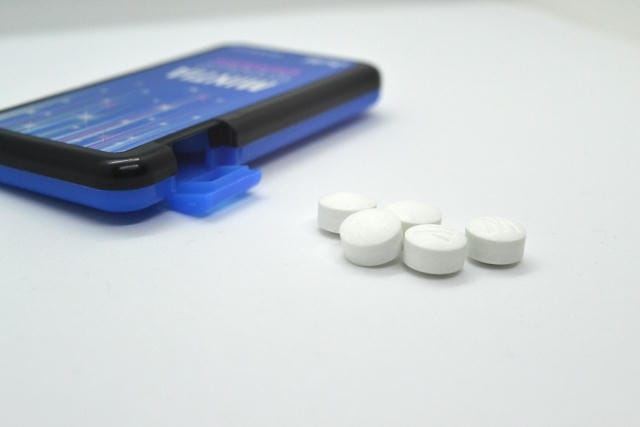 寝る前にミンティアを食べても大丈夫？睡眠や口内環境に及ぼす影響